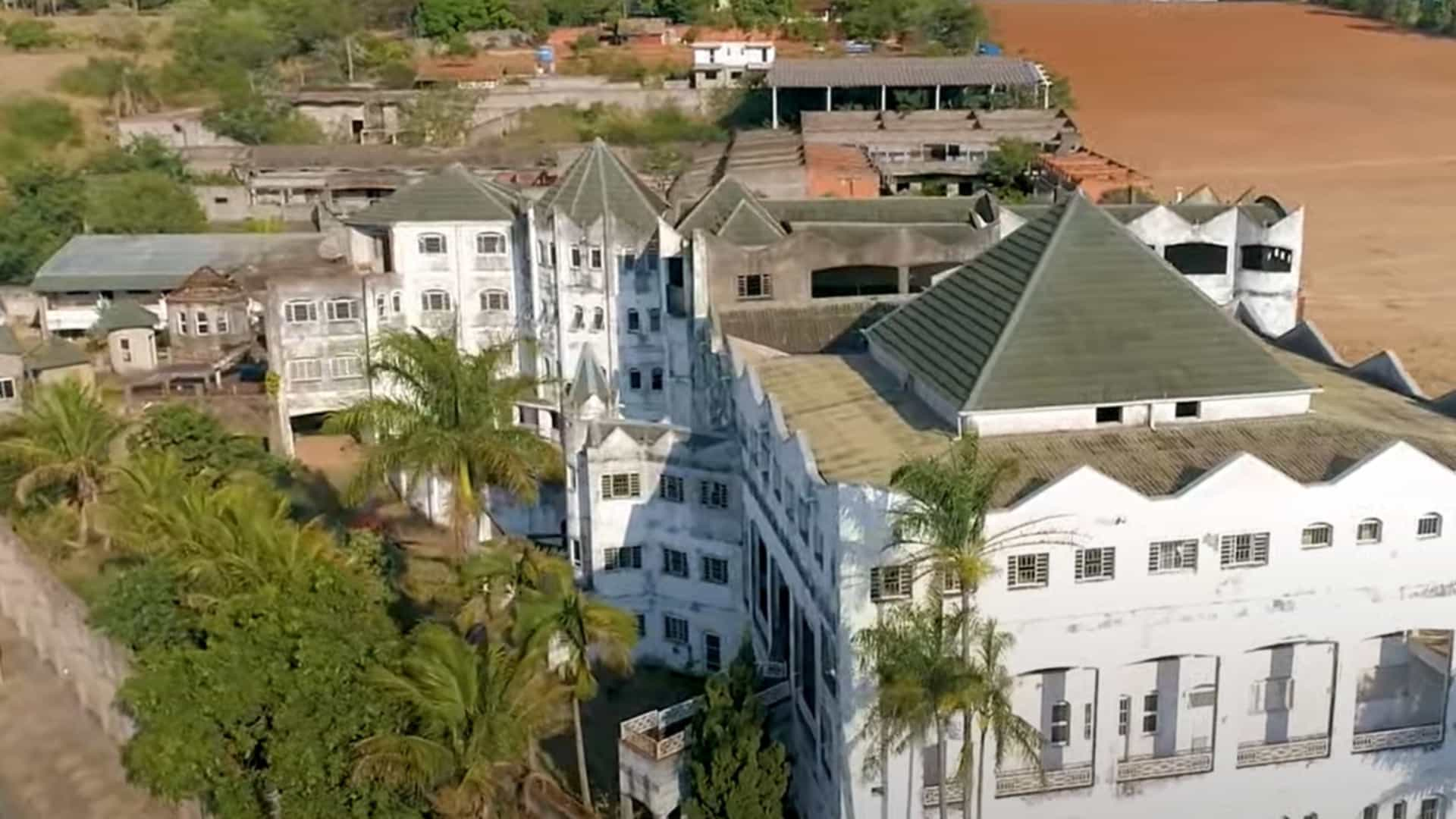 Castelo Milionário De José Rico Vai à Venda Direta Após Encalhar Em ...